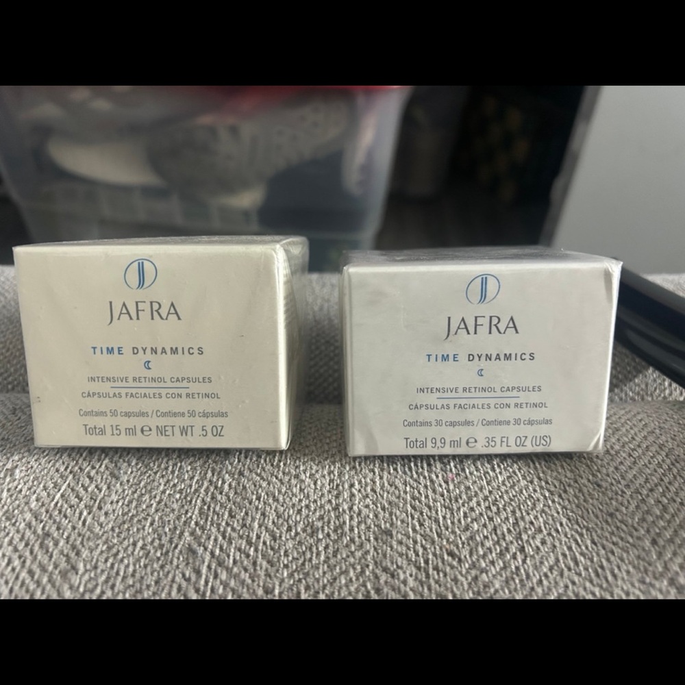 JAFRA Time Dynamics Retinol Capsules in White Box